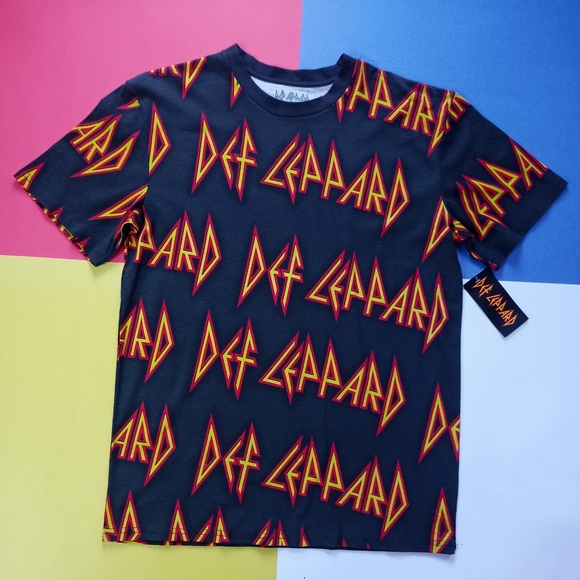 2019 NWT Def Leppard Graphic Band Shirt - Picture 5 of 5